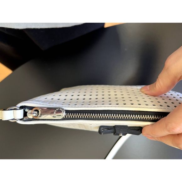 Marc Jacobs black bow crossbody purse, cream color - Picture 10 of 11